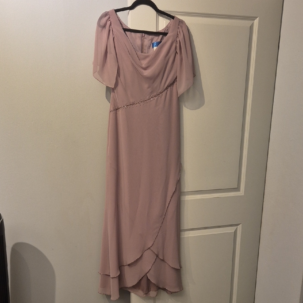 Elegant Lilac Evening Dress